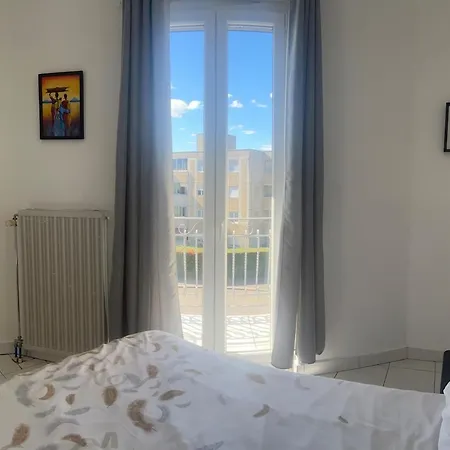 Le Trente-sept Apartment Les Salles