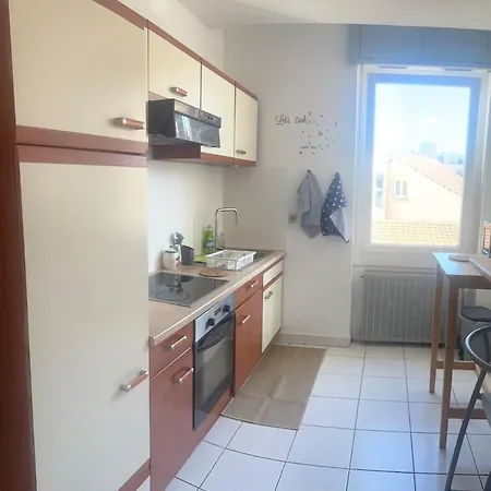 Le Trente-sept Apartment