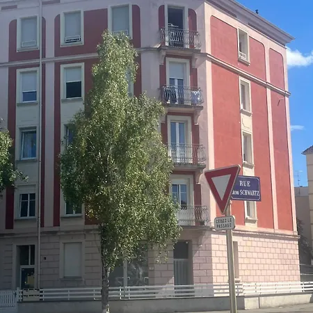 Le Trente-sept Apartment Les Salles